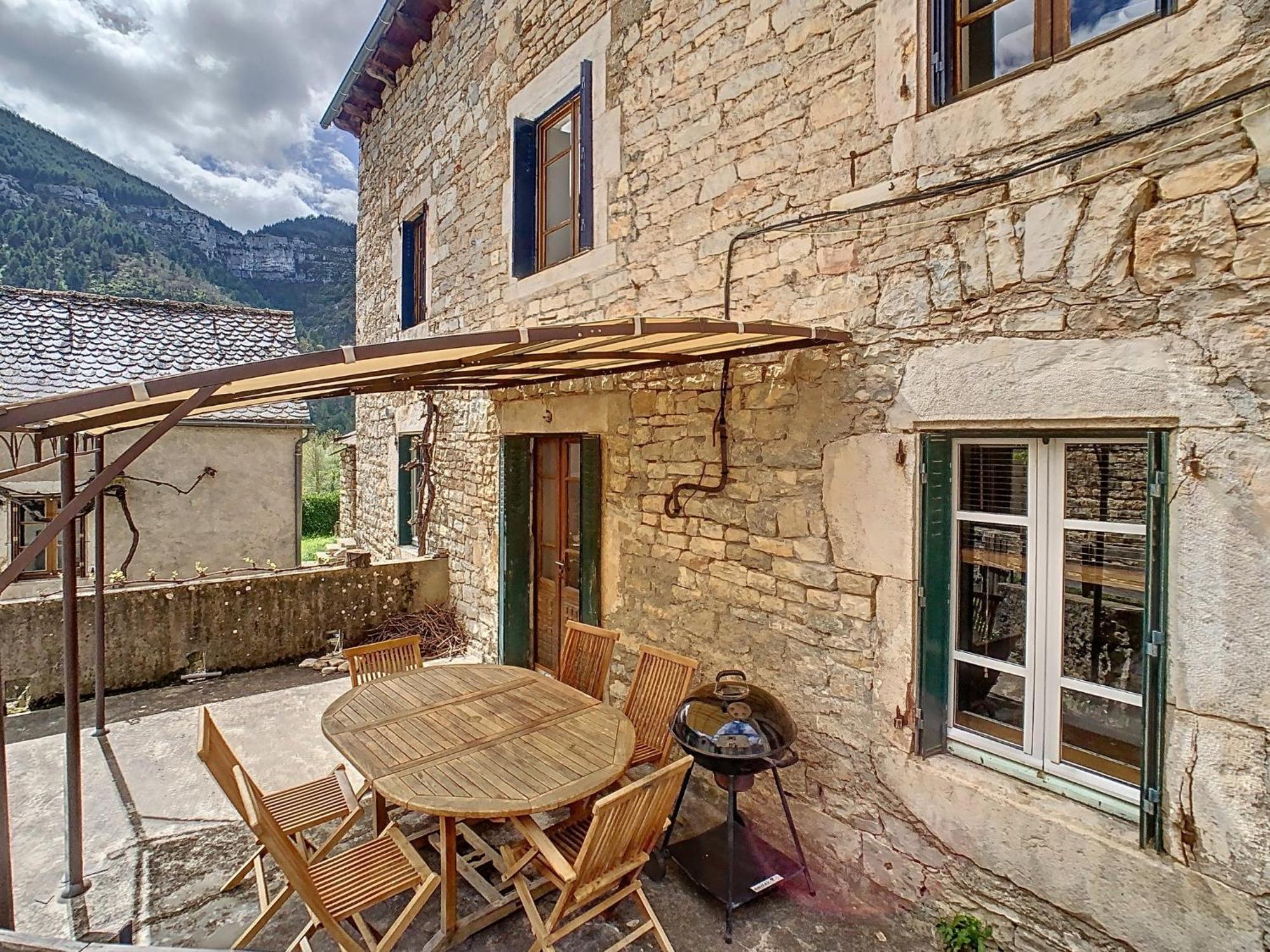 Gorges Du Tarn Gite En Pierres Avec Terrasse Quezac (Lozere) Exterior foto